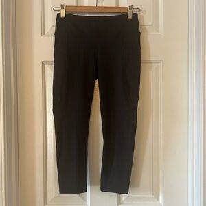 Hylete Black Crop Leggings